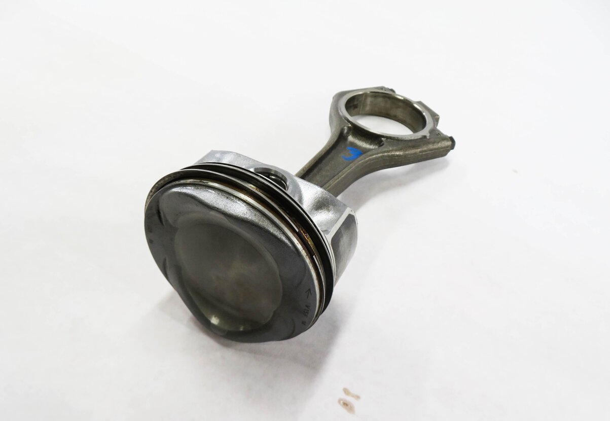 Thumbnail 2: 2010 RANGE ROVER SPORT (L320) 5.0L AJ133 V8 ENGINE - PISTON w/ CONNECTING ROD