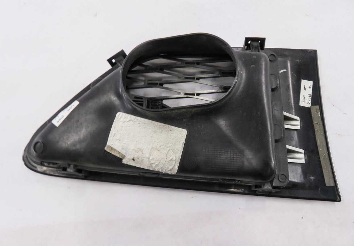 Thumbnail 5: 2010 RANGE ROVER SPORT (L320) LEFT FRONT DRIVER FENDER VENT GRILLE TRIM