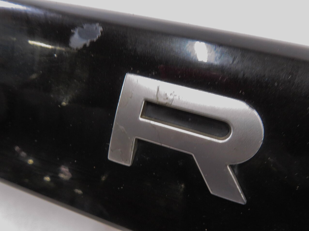 Thumbnail 8: 2010 RANGE ROVER SPORT (L320) REAR TRUNK TRIM PANEL w/ LETTERING (BLACK 820)