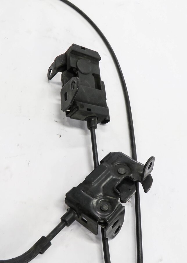 Thumbnail 5: 2013 MERCEDES E350 (W212) FRONT LEFT & RIGHT LOWER HOOD LOCK LATCH SET w/ CABLE