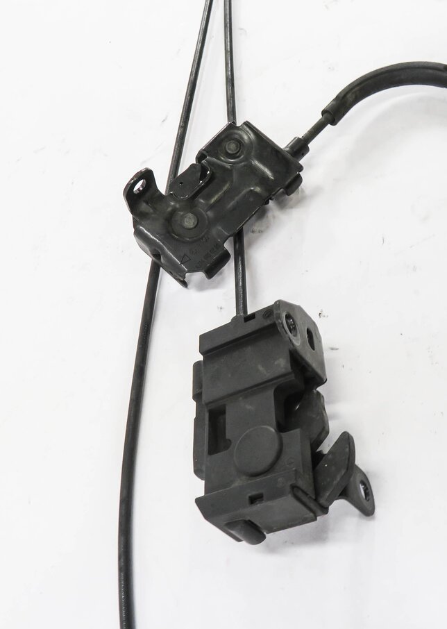 Thumbnail 6: 2013 MERCEDES E350 (W212) FRONT LEFT & RIGHT LOWER HOOD LOCK LATCH SET w/ CABLE