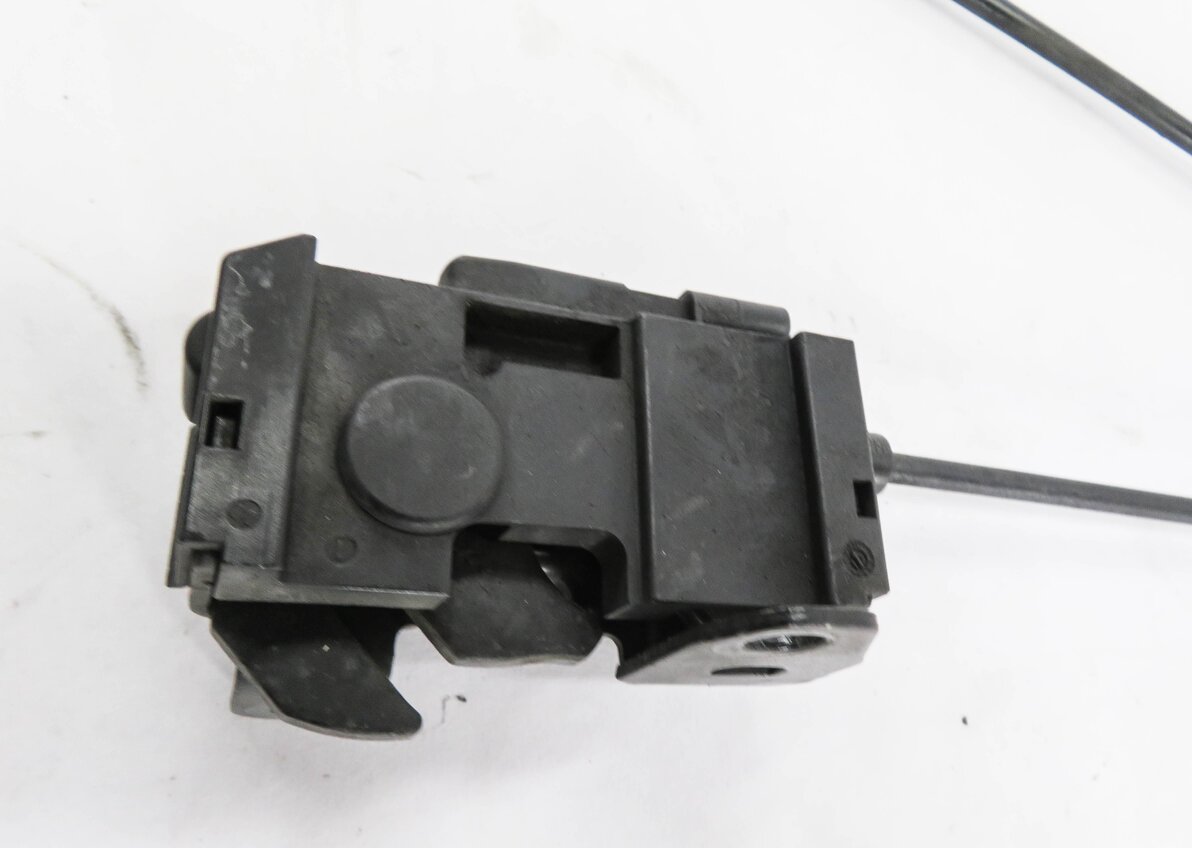 Thumbnail 8: 2013 MERCEDES E350 (W212) FRONT LEFT & RIGHT LOWER HOOD LOCK LATCH SET w/ CABLE