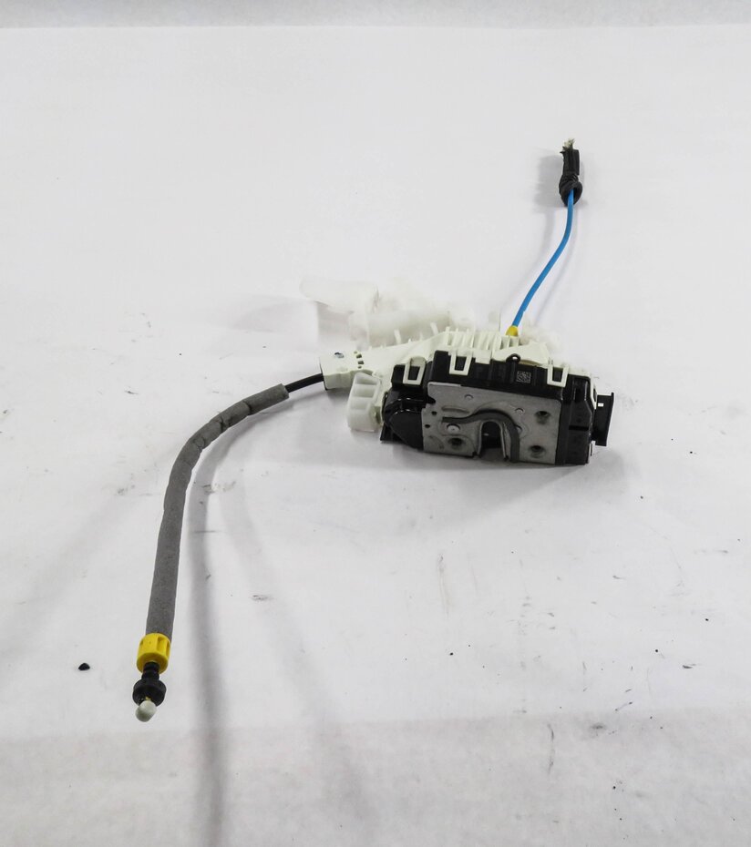 10-19 MERCEDES C300 C350 E350 E550 GLK250 GLK350 SL550 - LEFT FRONT DOOR LATCH