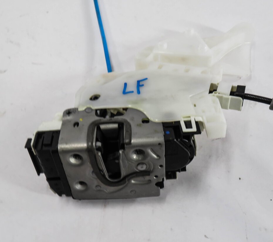 Thumbnail 5: 10-19 MERCEDES C300 C350 E350 E550 GLK250 GLK350 SL550 - LEFT FRONT DOOR LATCH