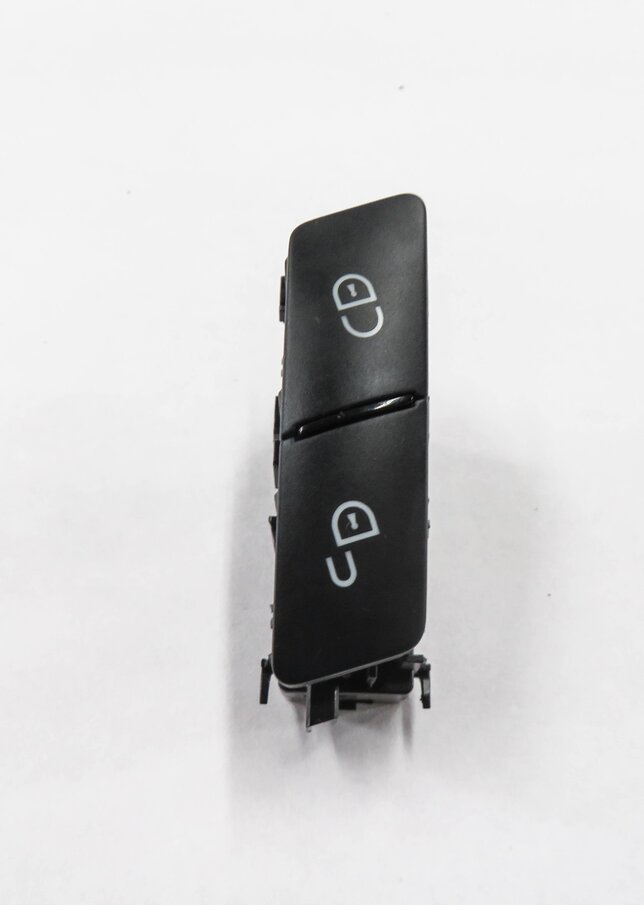 Thumbnail 5: 2013 MERCEDES E350 (W212) RIGHT FRONT PASSENGER DOOR LOCK SWITCH BUTTON