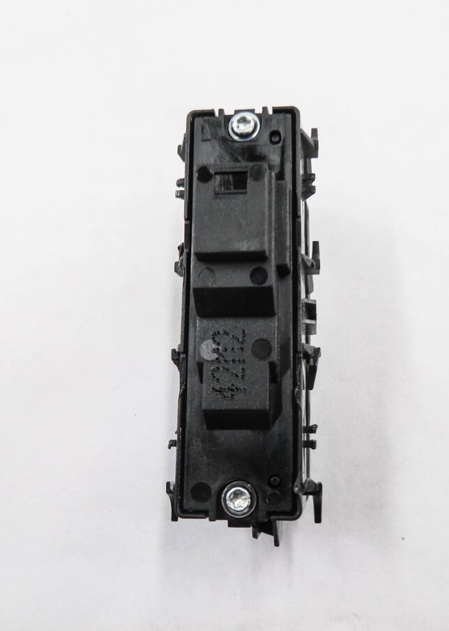 Thumbnail 6: 2013 MERCEDES E350 (W212) RIGHT FRONT PASSENGER DOOR LOCK SWITCH BUTTON