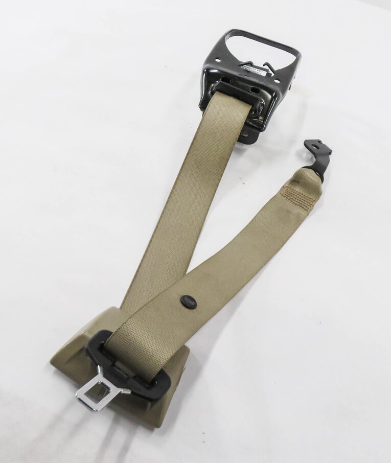2013 MERCEDES E350 (W212) REAR SEAT - CENTER SEATBELT RETRACTOR (BEIGE)