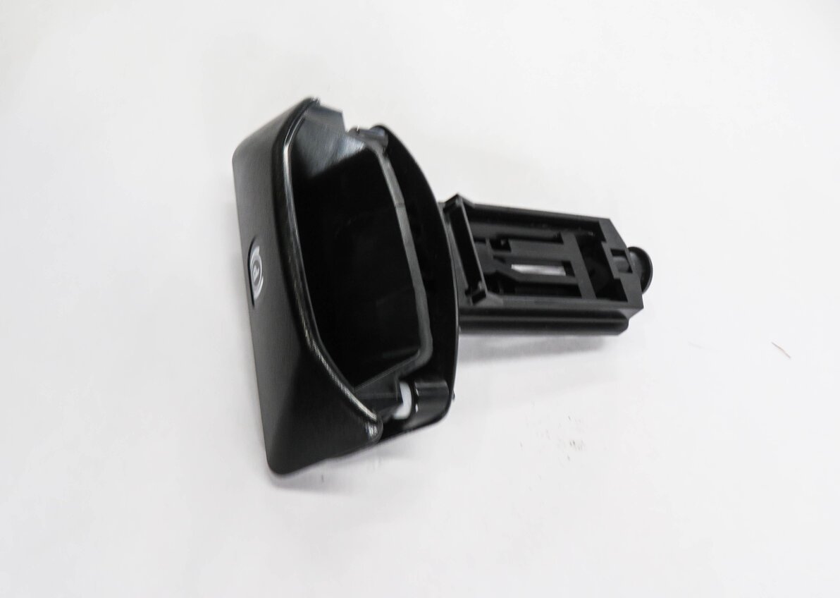 Thumbnail 4: 2013 MERCEDES E350 (W212) PARKING BRAKE RELEASE HANDLE