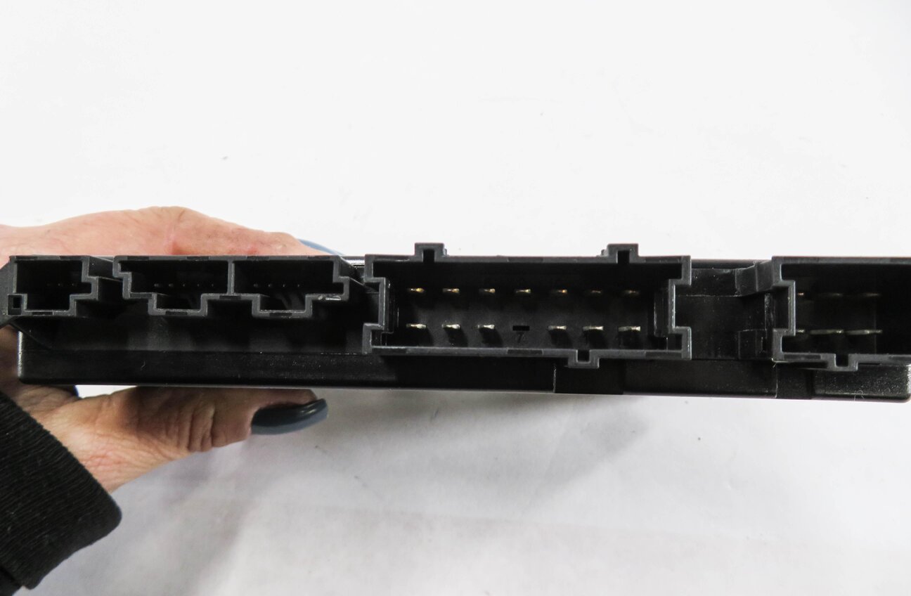 Thumbnail 7: 2013 MERCEDES E350 (W212) RIGHT FRONT PASSENGER SEAT CONTROL MODULE