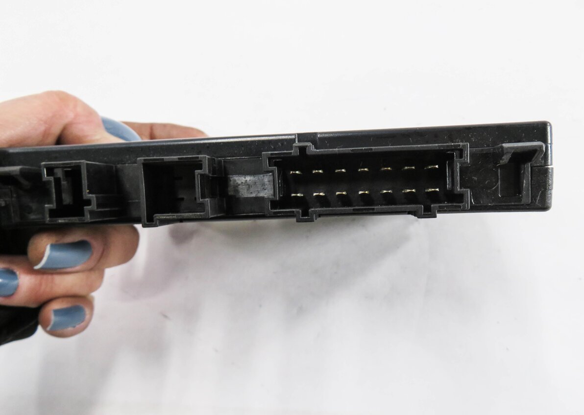 Thumbnail 8: 2013 MERCEDES E350 (W212) RIGHT FRONT PASSENGER SEAT CONTROL MODULE