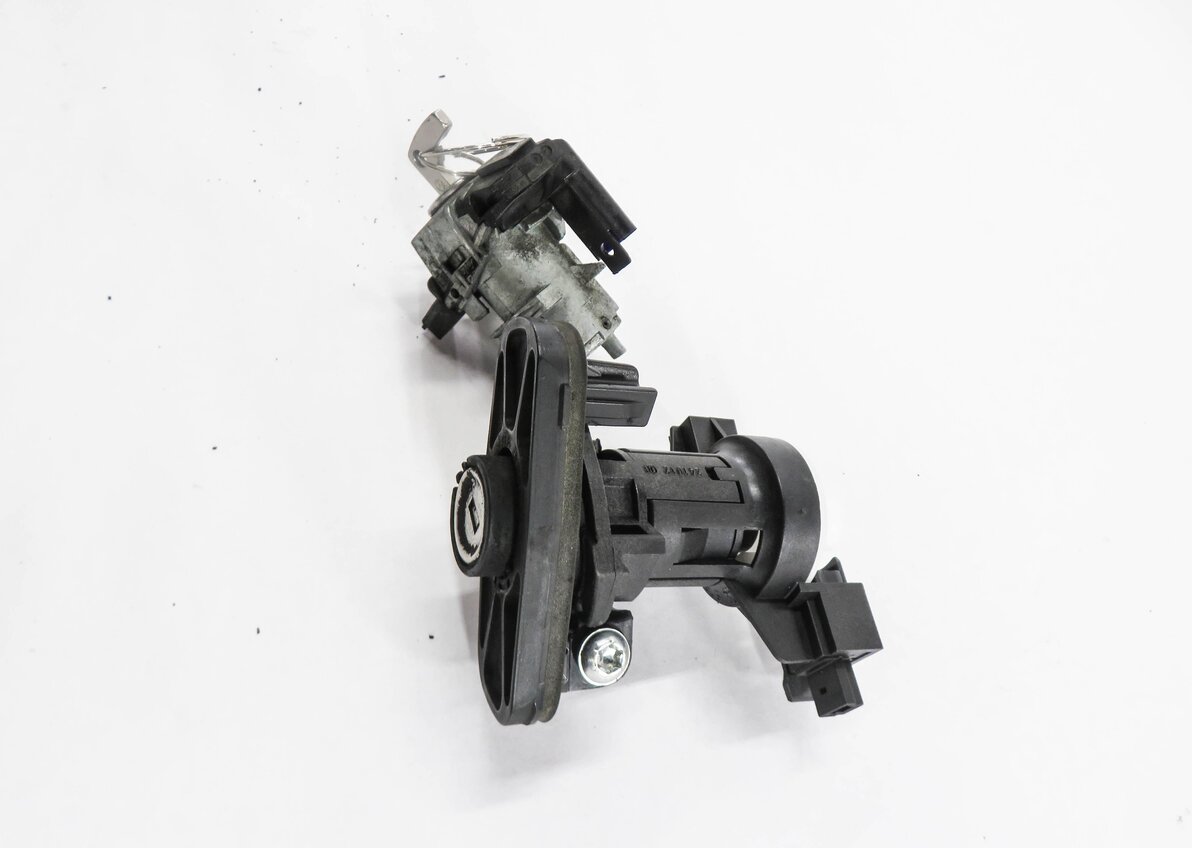 Thumbnail 4: 2013 MERCEDES E350 (W212) DRIVER DOOR HANDLE TRUNK LOCK CYLINDER w/ KEY SET