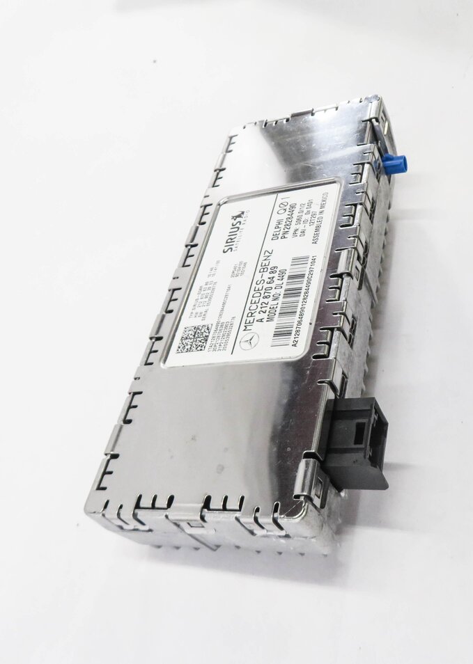 Thumbnail 4: 10-16 MERCEDES C250 C300 C350 E350 E550 GLK350 ML350 - SIRIUS SATELLITE RECEIVER