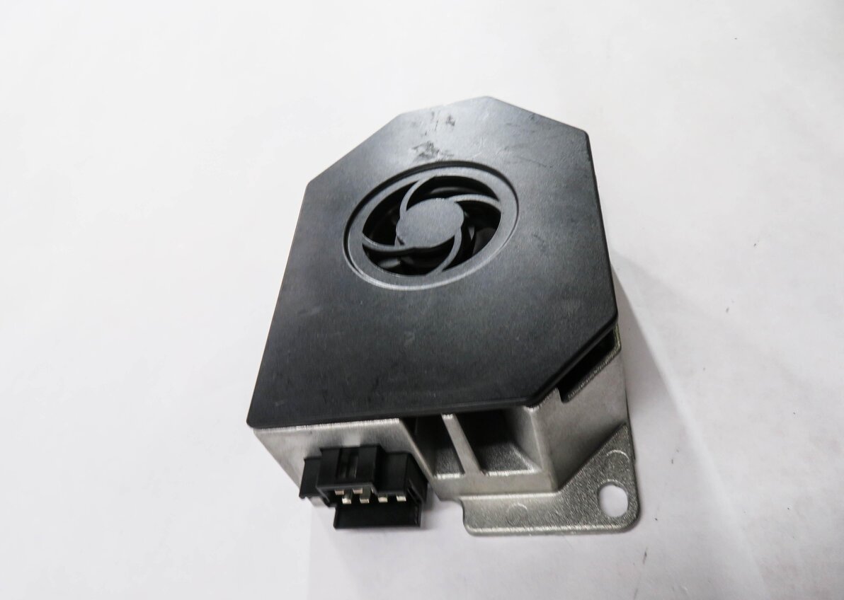Thumbnail 3: 2013 MERCEDES E350 (W212) RADIO STEREO HARMAN BECKER SUB SUBWOOFER AMP AMPLIFIER