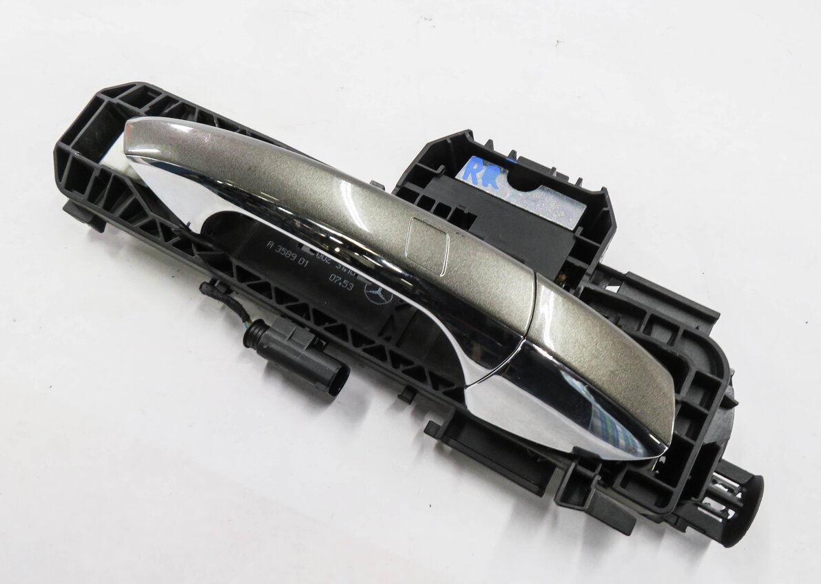 08-14 MERCEDES C300 C350 E350 E550 - RIGHT REAR KEYLESS GO DOOR HANDLE (GRAY)