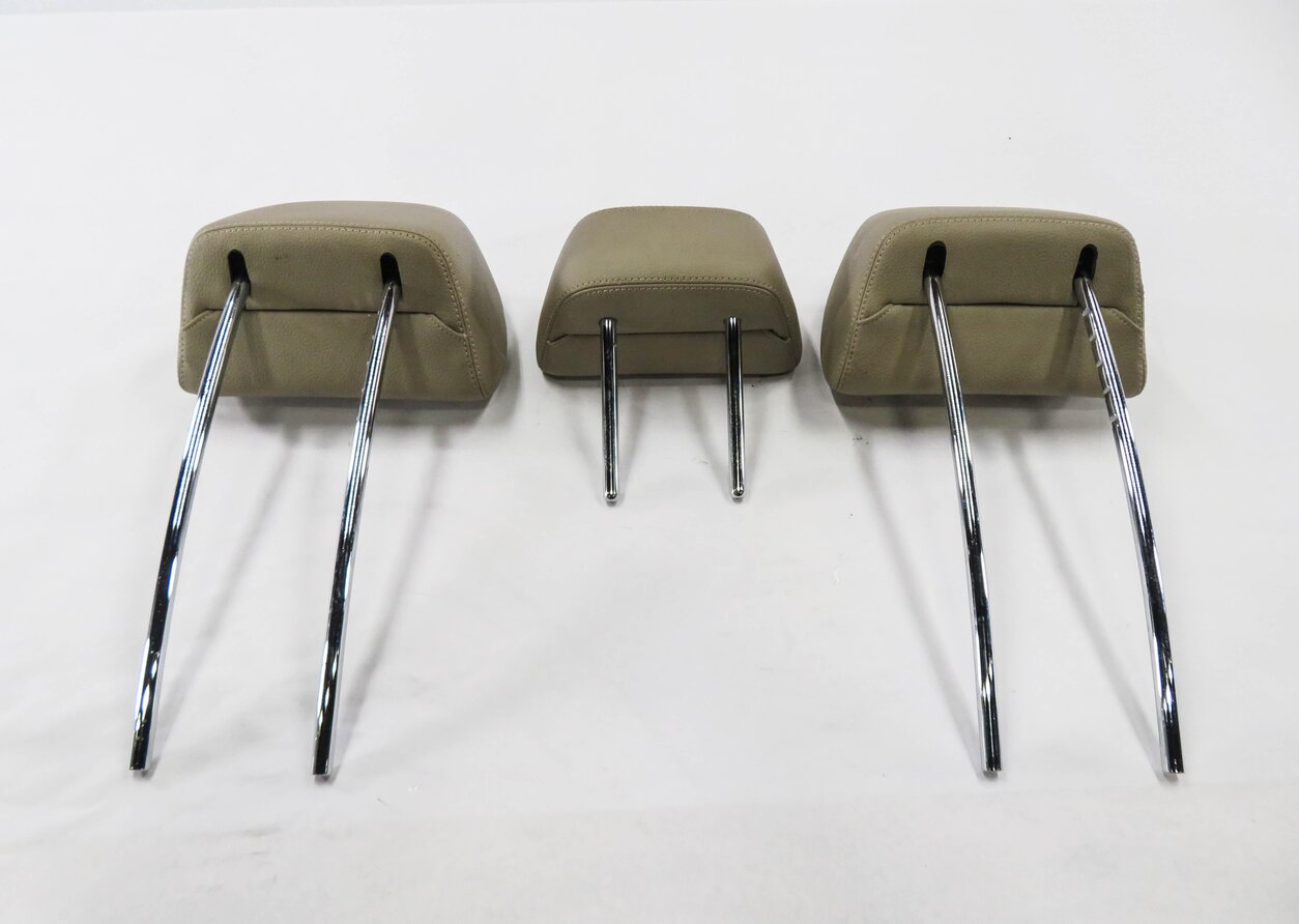 Thumbnail 8: 2013 MERCEDES E350 (W212) REAR SEAT HEADREST SET-3 (BEIGE 105A)