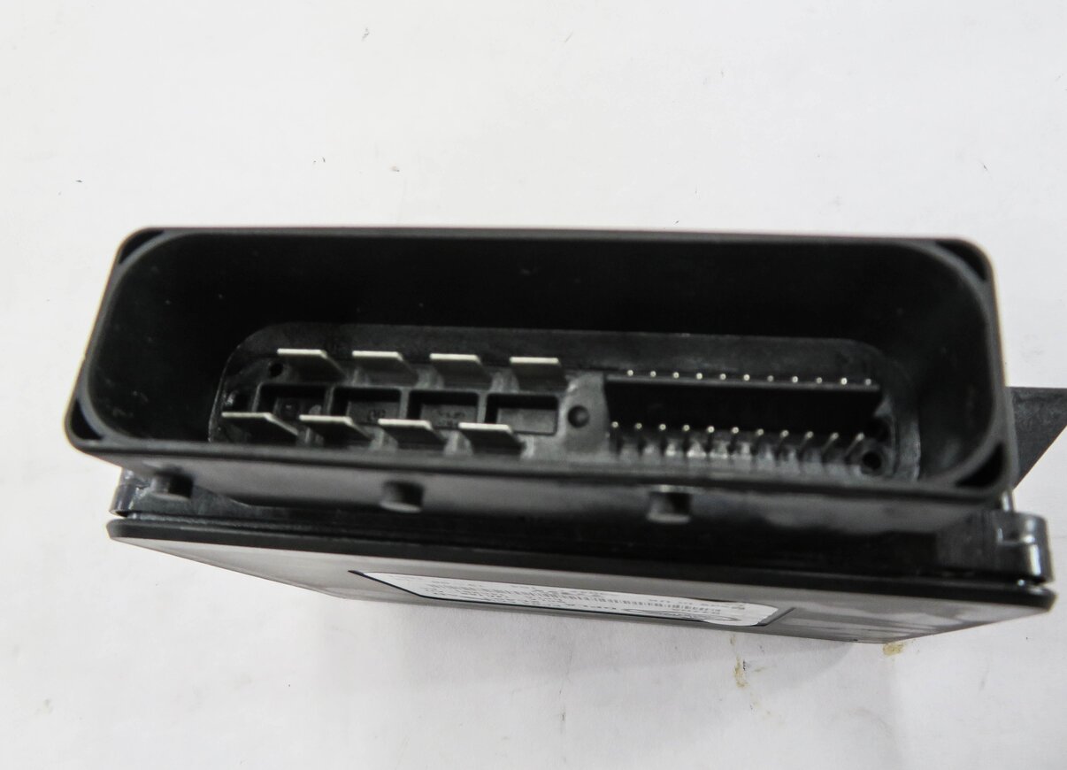 Thumbnail 6: 2014 RANGE ROVER SPORT (L494) PARKING BRAKE CONTROL MODULE