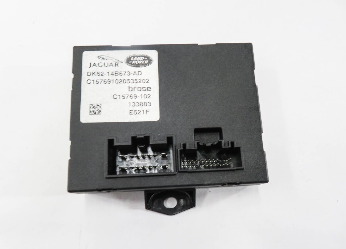 Thumbnail 2: 2014-2015 RANGE ROVER SPORT (L494) REAR TRUNK LIFT LIFTGATE CONTROL MODULE