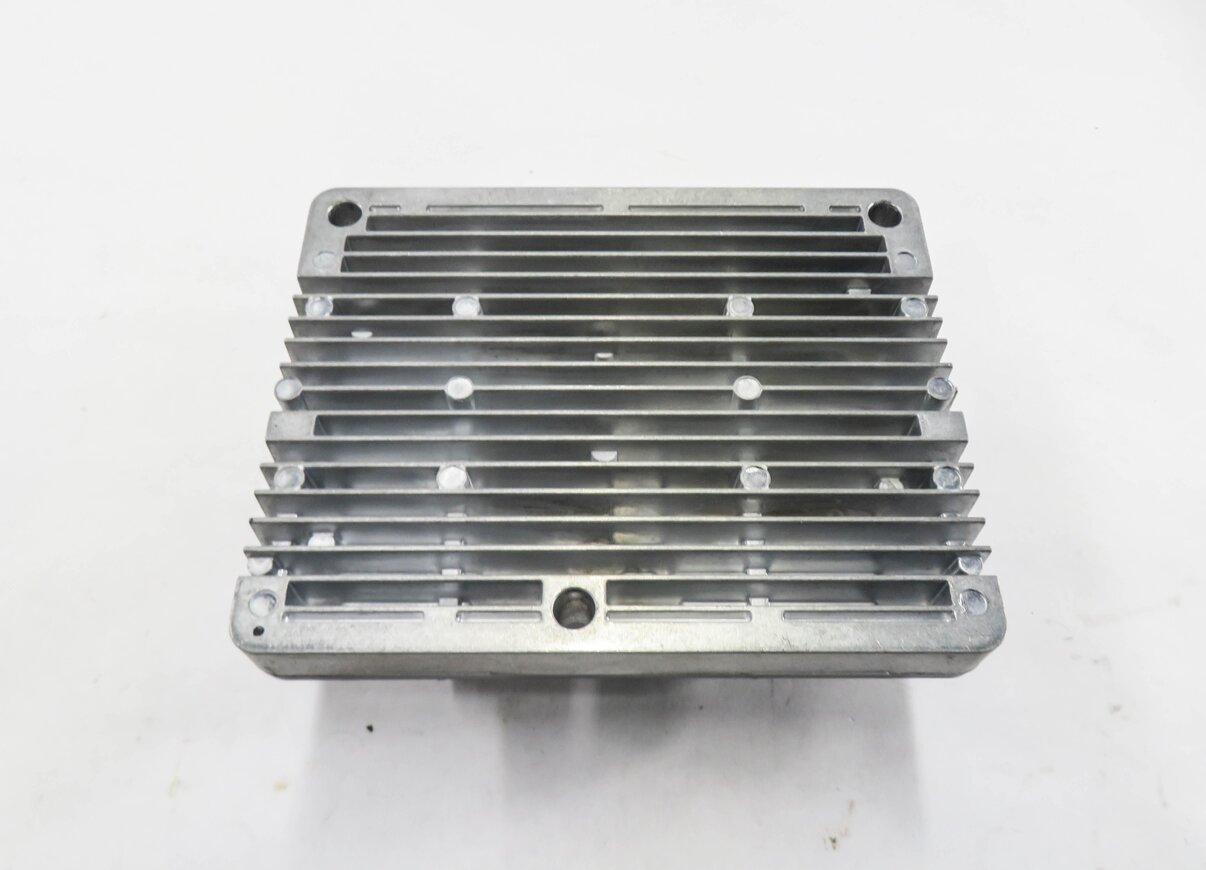 Thumbnail 2: 2014 RANGE ROVER SPORT (L494) POWER DISTRIBUTION CONTROL MODULE