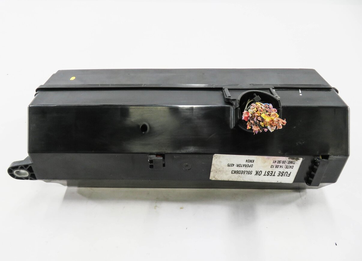 Thumbnail 4: 2014 RANGE ROVER SPORT (L494) 3.0L SUPERCHARGED ENGINE FUSE BOX