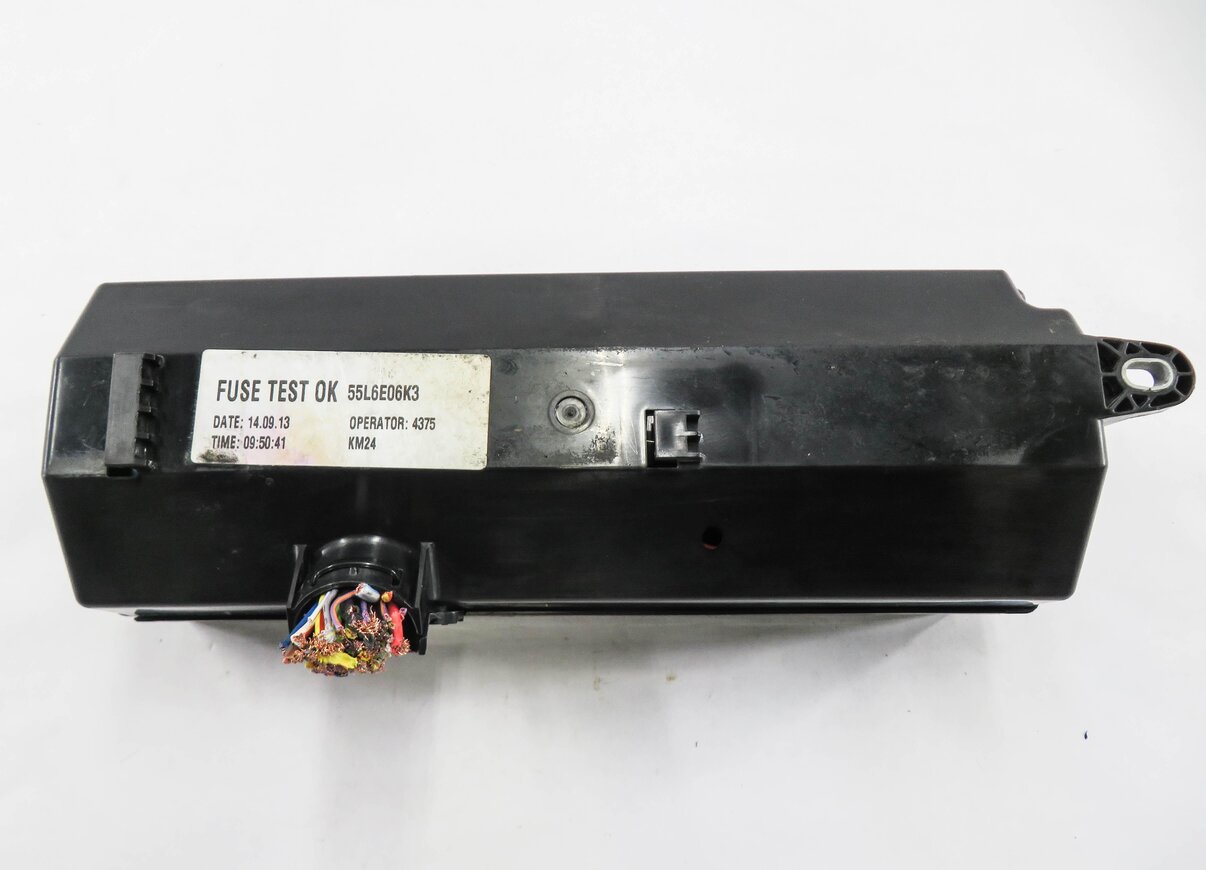 Thumbnail 5: 2014 RANGE ROVER SPORT (L494) 3.0L SUPERCHARGED ENGINE FUSE BOX
