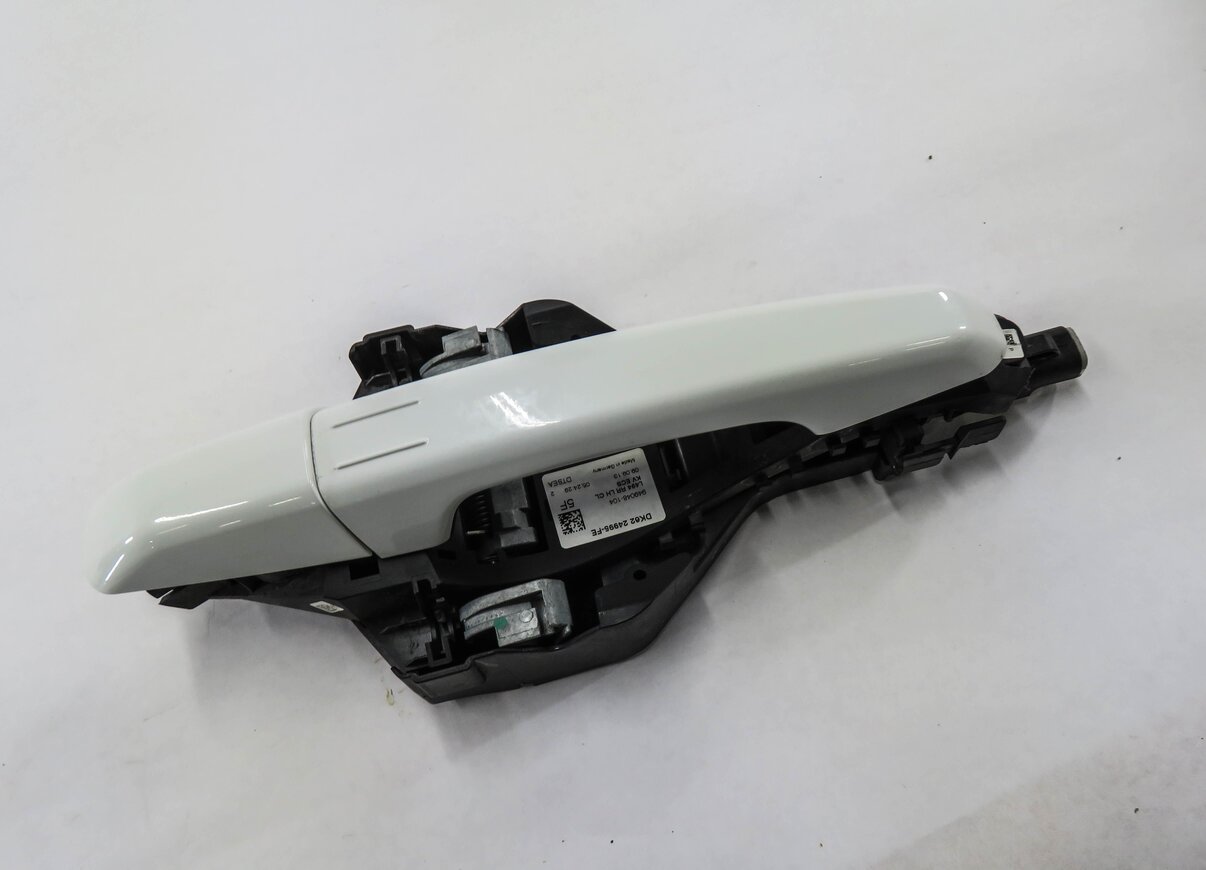 Thumbnail 1: 12-17 RANGE ROVER SPORT EVOQUE L405 L494 LEFT REAR PASSIVE DOOR HANDLE (WHITE)
