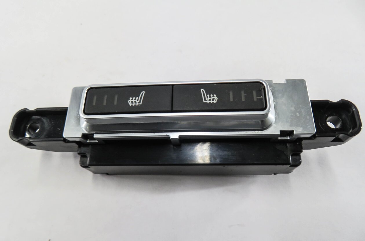 Thumbnail 2: 2014 RANGE ROVER SPORT (L494) HEATED SEAT SWITCH BUTTON
