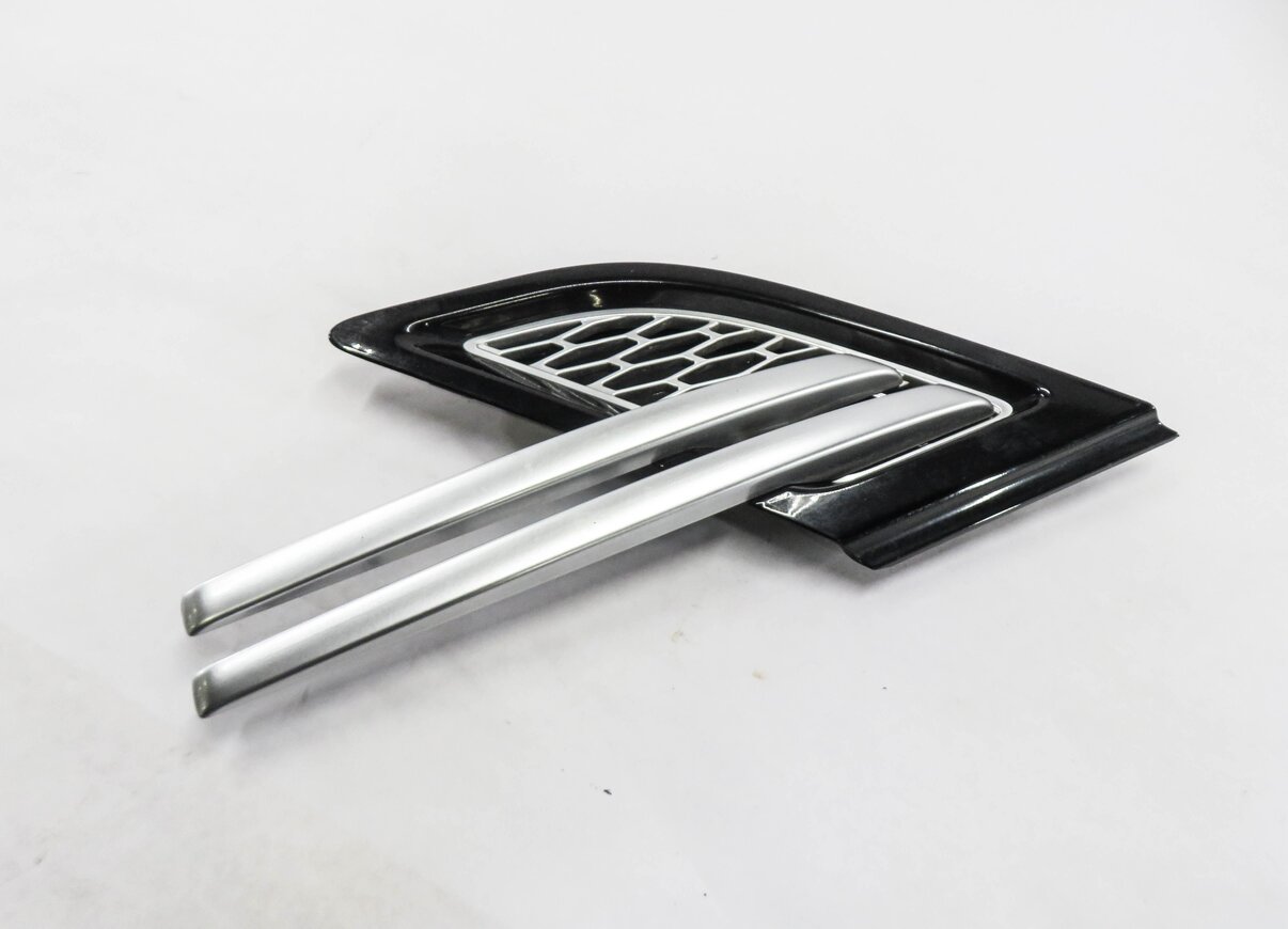2014 RANGE ROVER SPORT (L494) LEFT FRONT DRIVER FENDER AIR VENT GRILLE TRIM