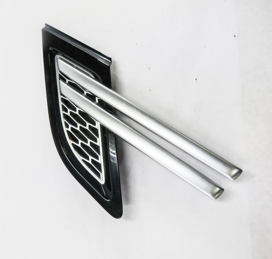 Thumbnail 3: 2014 RANGE ROVER SPORT (L494) LEFT FRONT DRIVER FENDER AIR VENT GRILLE TRIM