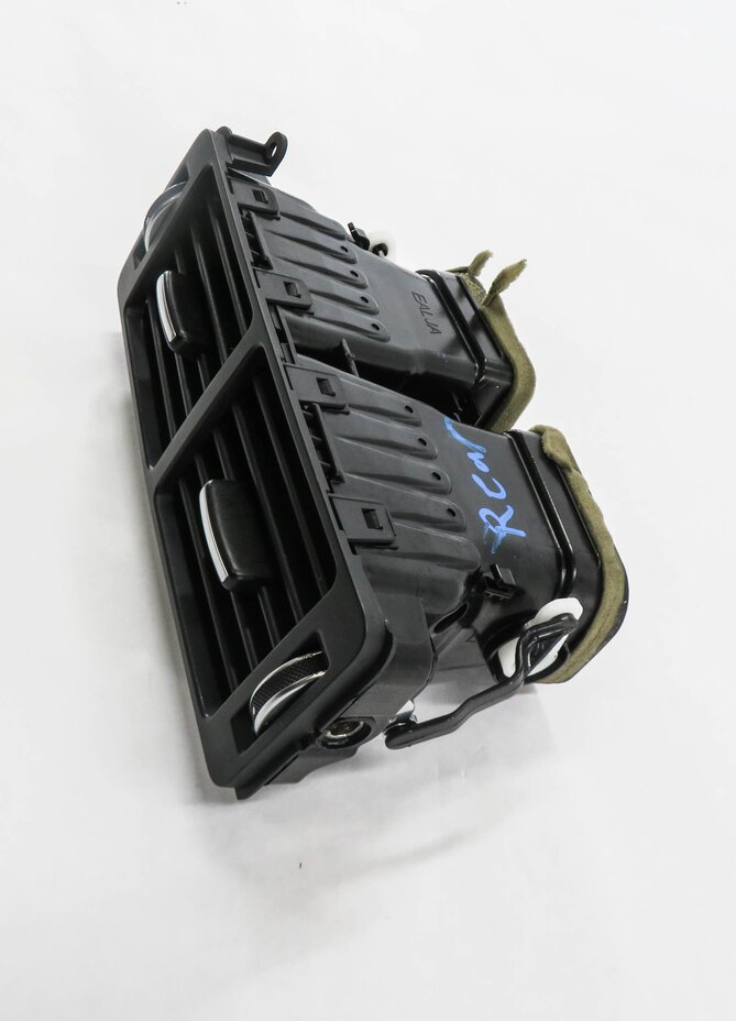 Thumbnail 4: 2014 RANGE ROVER SPORT (L494) REAR CENTER CONSOLE HEATER A/C AIR VENT