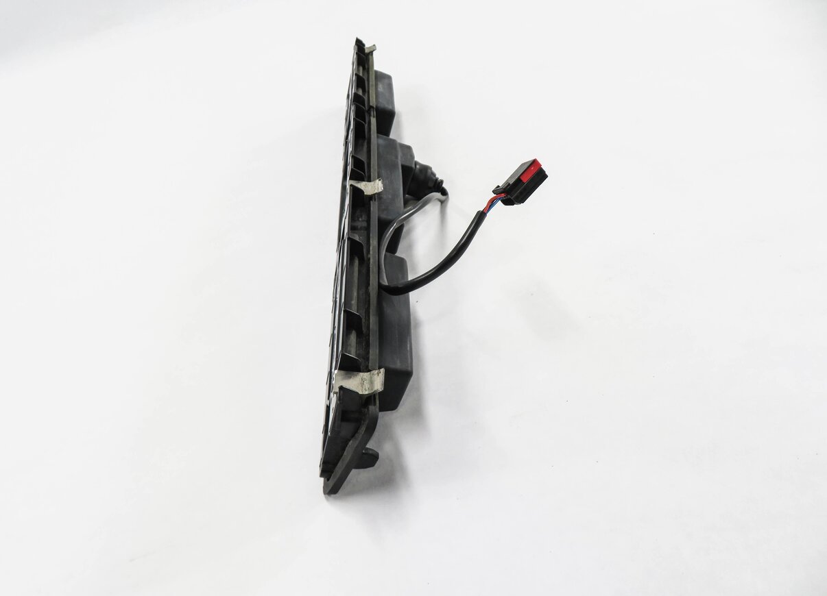 Thumbnail 4: 2014 RANGE ROVER SPORT (L494) REAR TRUNK HANDLE w/ LICENSE PLATE LIGHTS