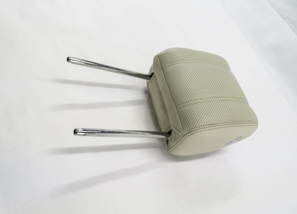 Thumbnail 3: 2014 RANGE ROVER SPORT (L494) RIGHT FRONT PASSENGER SEAT HEADREST (IVORY)