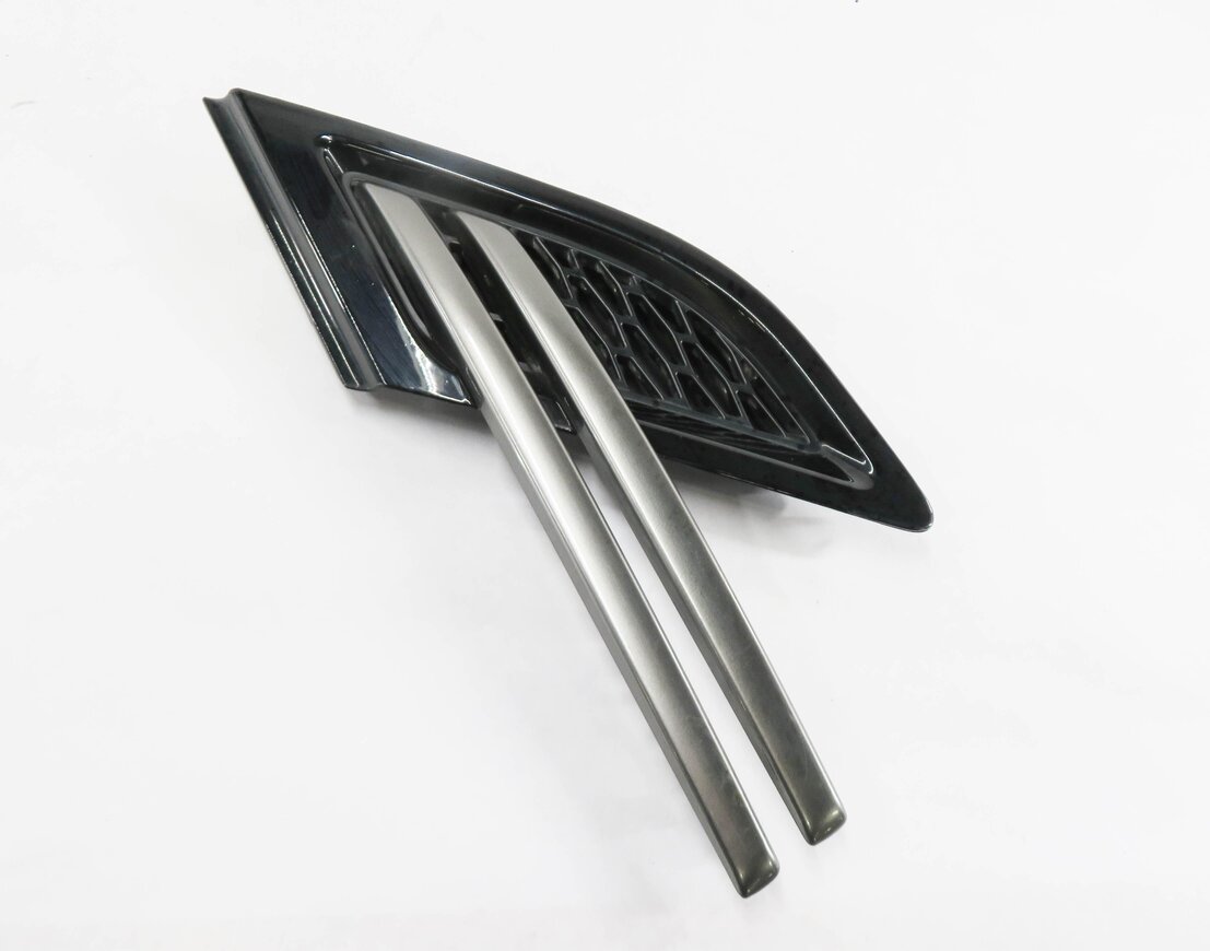 Thumbnail 2: 2014 RANGE ROVER SPORT (L494) RIGHT FRONT PASSENGER FENDER AIR VENT GRILLE TRIM