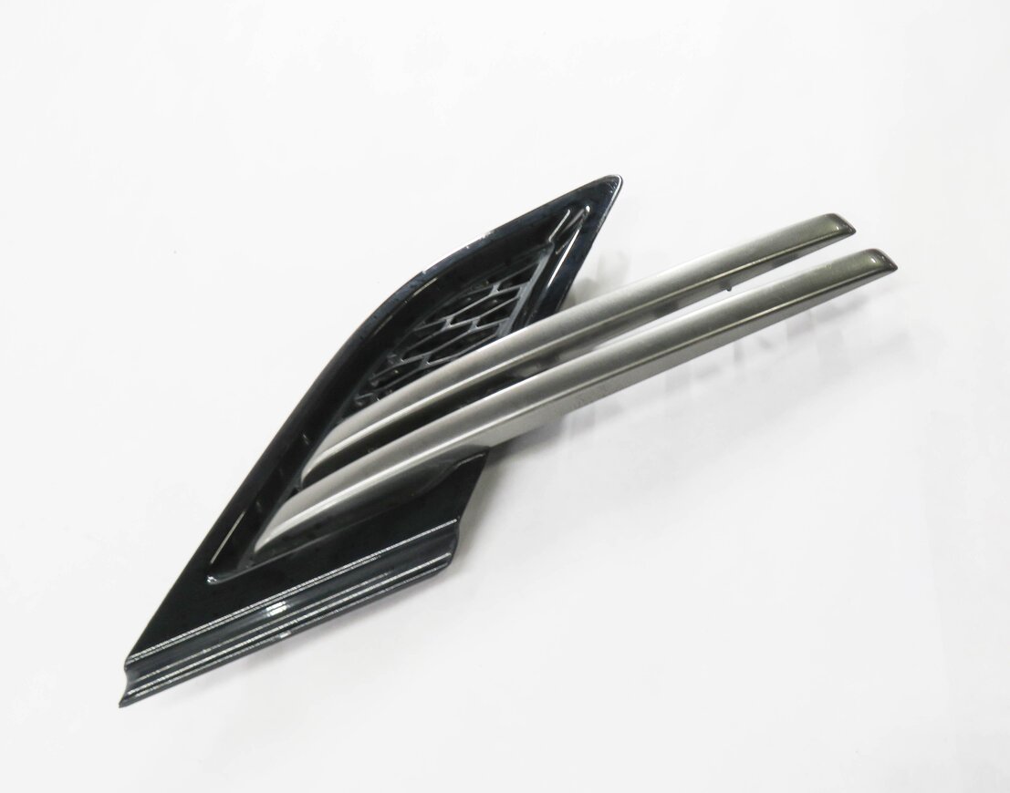 Thumbnail 3: 2014 RANGE ROVER SPORT (L494) RIGHT FRONT PASSENGER FENDER AIR VENT GRILLE TRIM