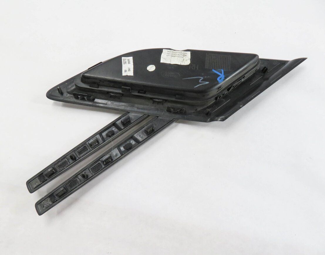 Thumbnail 6: 2014 RANGE ROVER SPORT (L494) RIGHT FRONT PASSENGER FENDER AIR VENT GRILLE TRIM