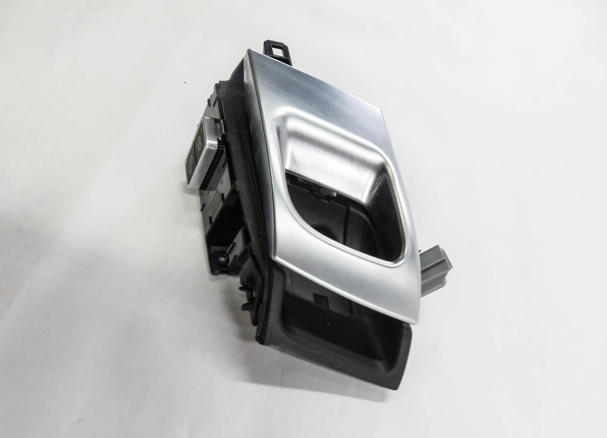 Thumbnail 5: 2013-2022 RANGE ROVER SPORT DISCOVERY (L404 L462 L494) RIGHT REAR DOOR HANDLE
