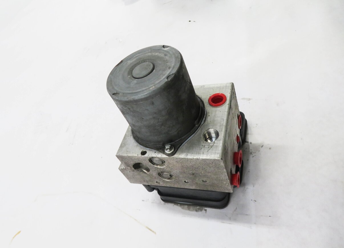 Thumbnail 3: 2014-2016 RANGE ROVER SPORT (L494) ABS ANTI LOCK BRAKE PUMP w/ MODULE
