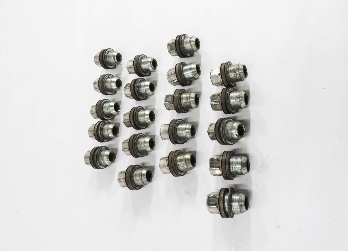 Thumbnail 3: 2005-2018 LR3 LR4 - RANGE ROVER SPORT DISCOVERY WHEEL TIRE RIM LUG NUT SET (20)