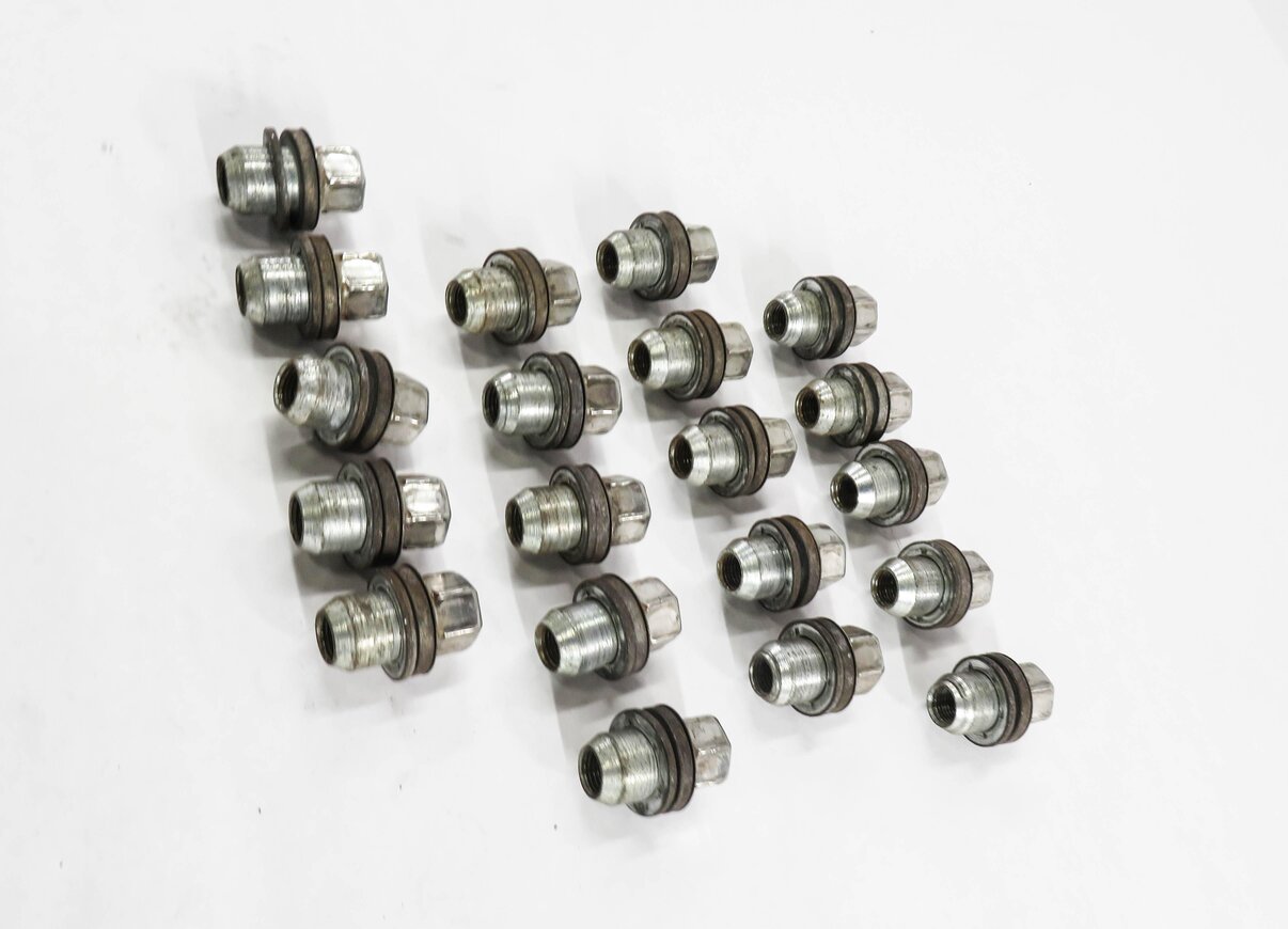 Thumbnail 4: 2005-2018 LR3 LR4 - RANGE ROVER SPORT DISCOVERY WHEEL TIRE RIM LUG NUT SET (20)