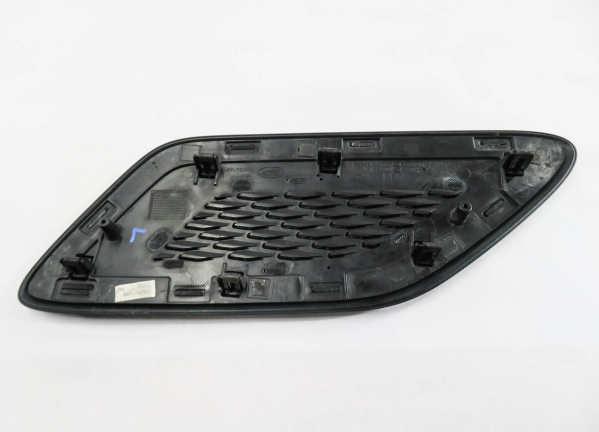 Thumbnail 6: 2014 RANGE ROVER SPORT (L494) LEFT FRONT DRIVER HOOD VENT GRILLE TRIM