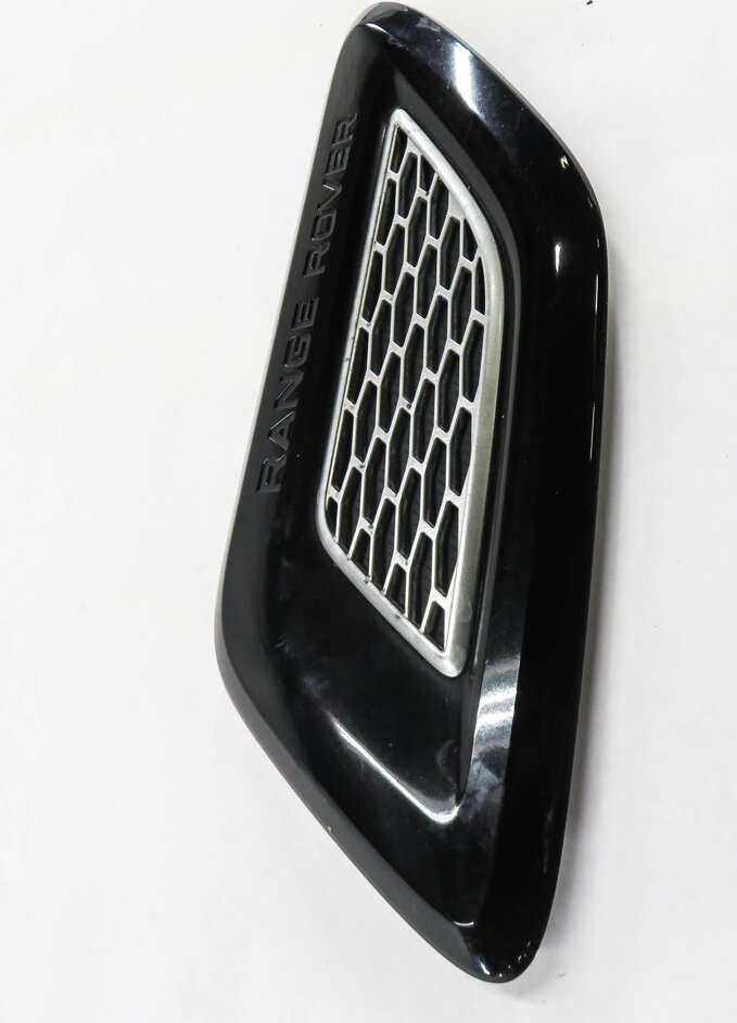 Thumbnail 3: 2014 RANGE ROVER SPORT (L494) RIGHT FRONT PASSENGER HOOD VENT GRILLE TRIM