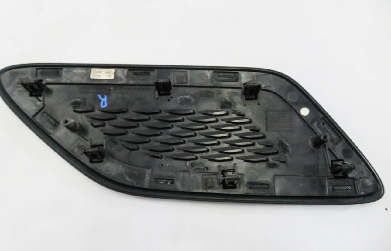 Thumbnail 6: 2014 RANGE ROVER SPORT (L494) RIGHT FRONT PASSENGER HOOD VENT GRILLE TRIM