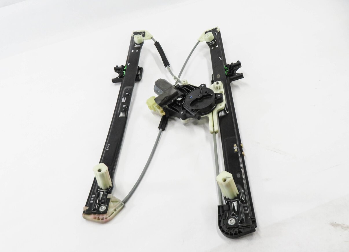 Thumbnail 2: 2014-2020 RANGE ROVER SPORT (L494) LEFT REAR DOOR WINDOW REGULATOR w/ MOTOR