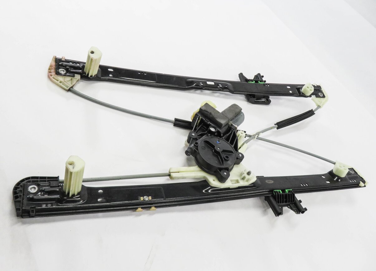 Thumbnail 3: 2014-2020 RANGE ROVER SPORT (L494) LEFT REAR DOOR WINDOW REGULATOR w/ MOTOR