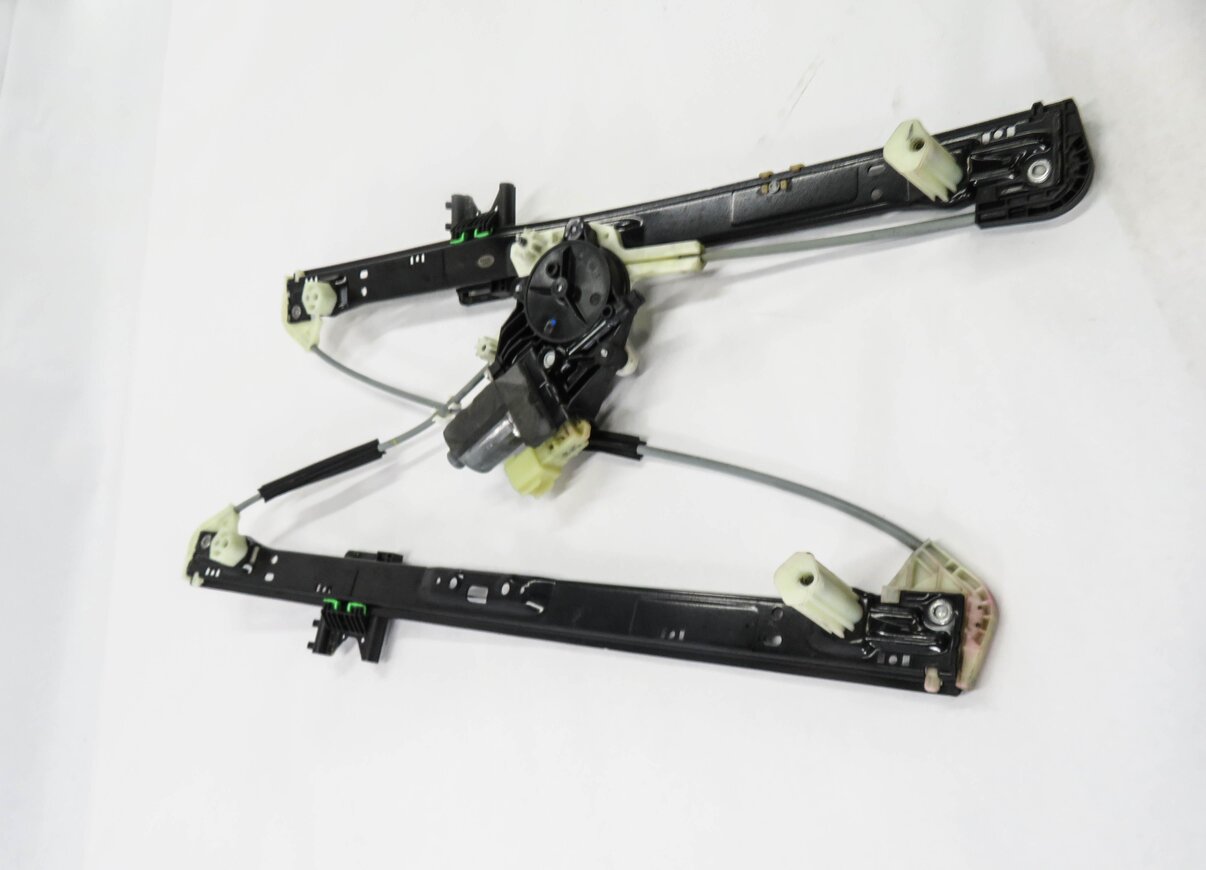 Thumbnail 4: 2014-2020 RANGE ROVER SPORT (L494) LEFT REAR DOOR WINDOW REGULATOR w/ MOTOR
