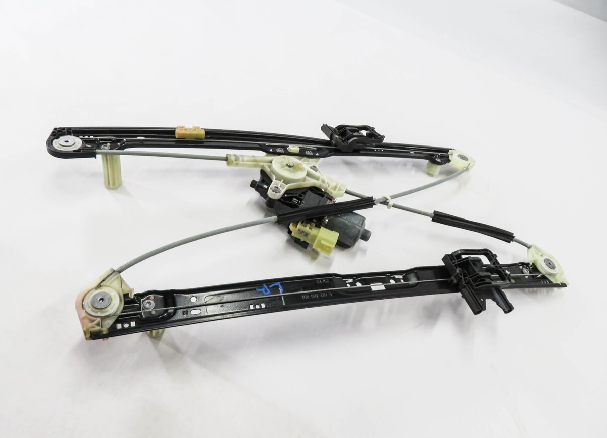 Thumbnail 5: 2014-2020 RANGE ROVER SPORT (L494) LEFT REAR DOOR WINDOW REGULATOR w/ MOTOR
