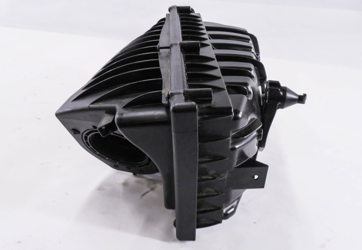 Thumbnail 4: 2013-2014 RANGE ROVER SPORT (L405 L494) 3.0L / 5.0L - RIGHT AIR FILTER BOX
