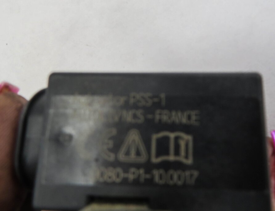Thumbnail 6: 2014 AUDI Q7 (4L) BATTERY OVERLOAD PROTECTION SWITCH
