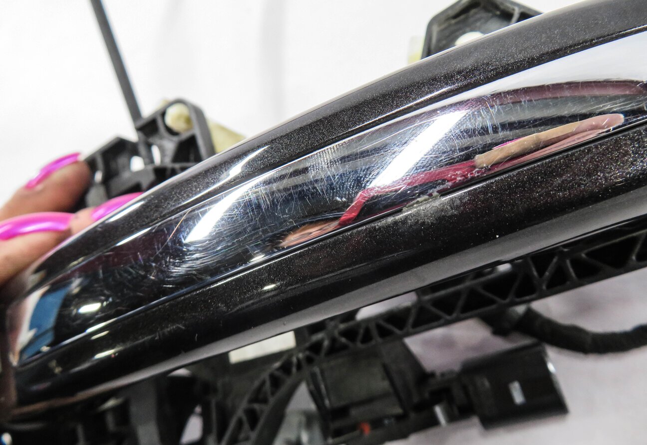 Thumbnail 7: 2007-2015 AUDI Q7 (4L) LEFT REAR KEYLESS ENTRY DOOR HANDLE (LAVA GRAY PEARL)