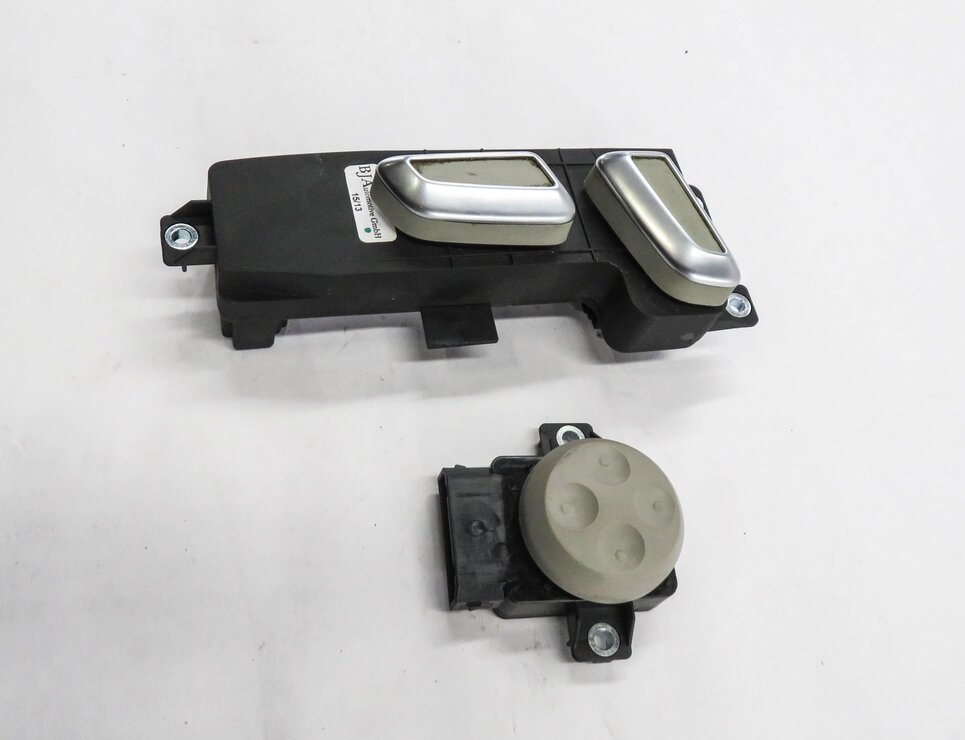 Thumbnail 3: 2014 AUDI Q7 (4L) RIGHT FRONT PASSENGER SEAT ADJUSTMENT SWITCH (GRAY)