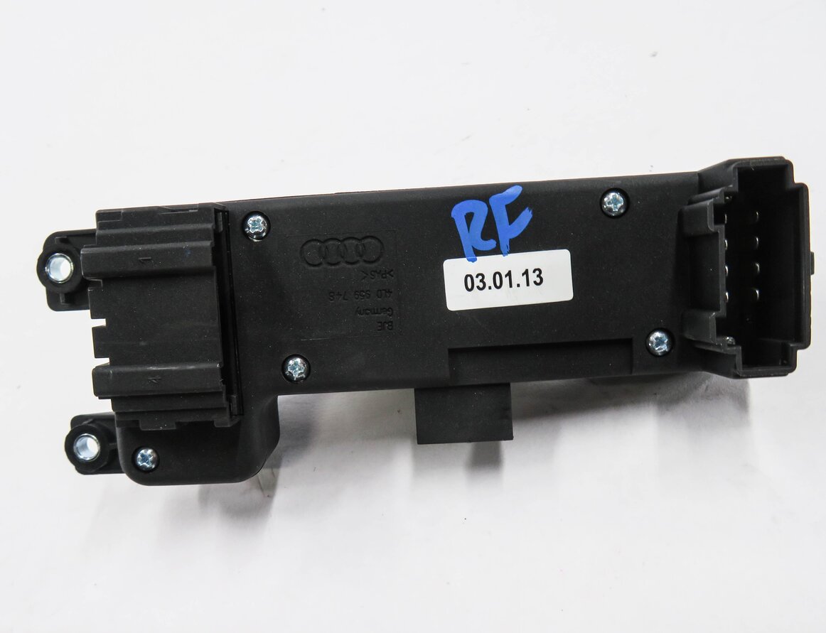 Thumbnail 8: 2014 AUDI Q7 (4L) RIGHT FRONT PASSENGER SEAT ADJUSTMENT SWITCH (GRAY)